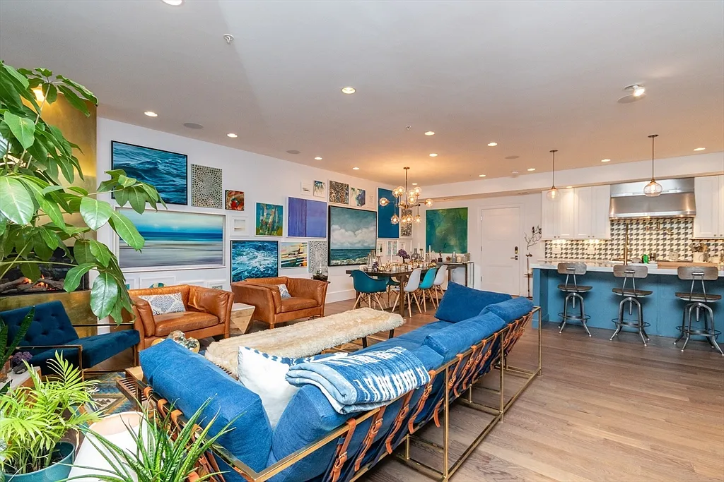 2 bed, 2.0 bath, 1672 sqft, $8,000 — Photo 3