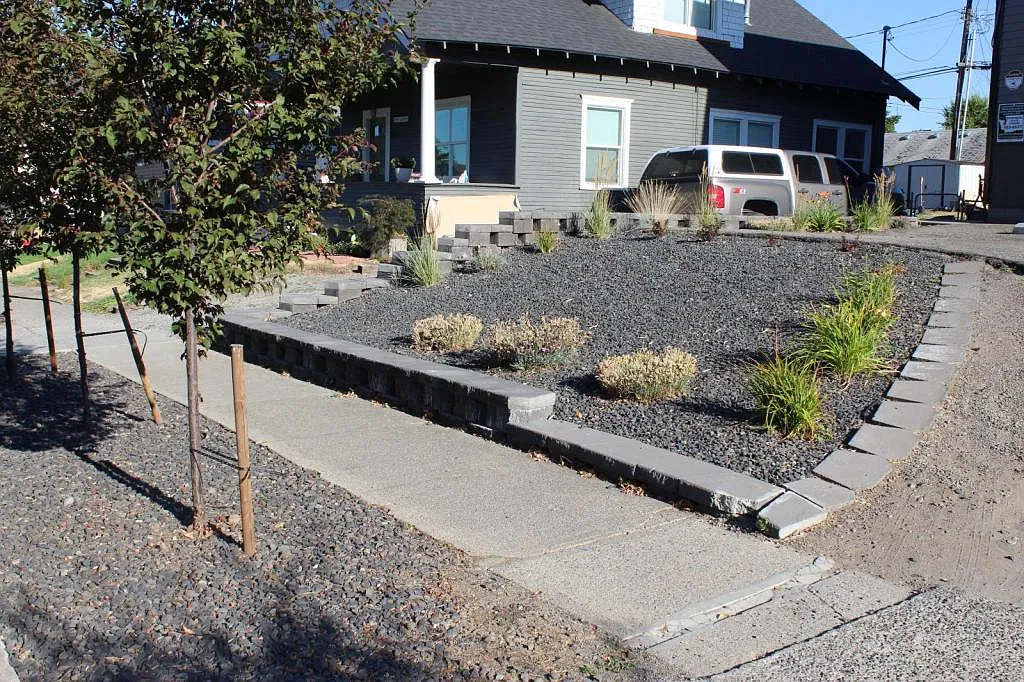 2808 E Everett Ave — Photo 4