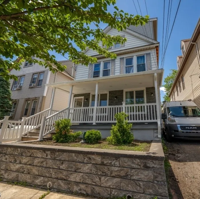 946 Emma St #2