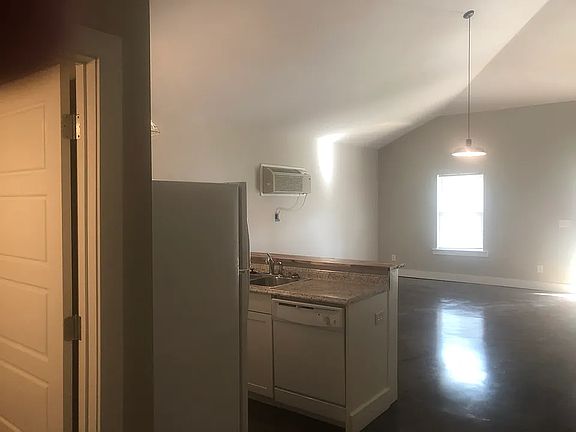 5th image of 119 Holding Ave NE