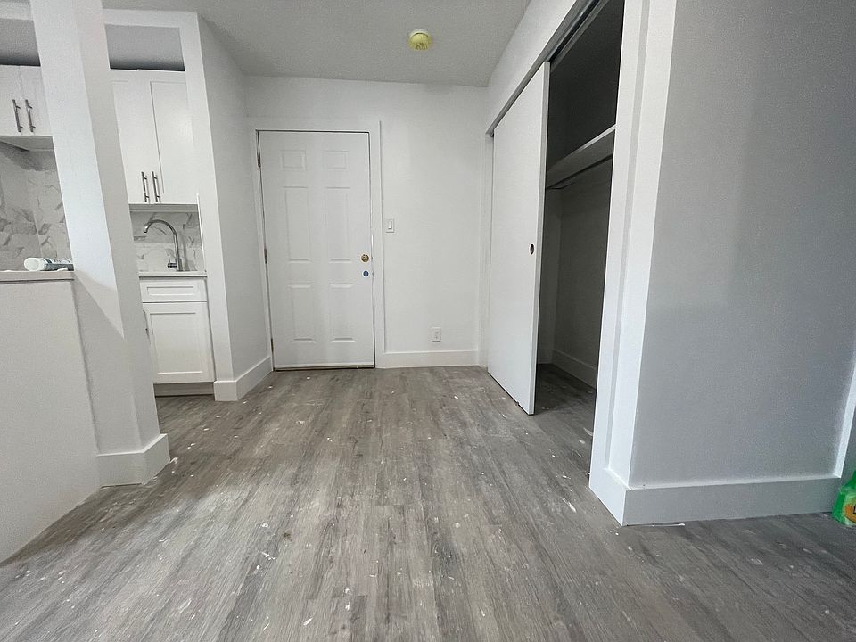 2nd image of 398 Danforth Ave #77E