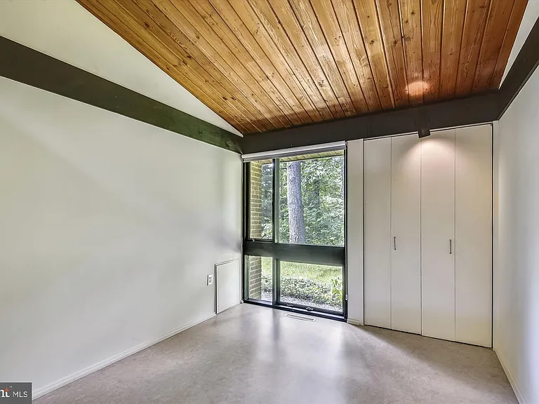 400 W Windsor Ave — Photo 30