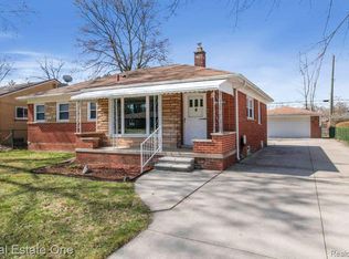 15969 Harrison St, Livonia, MI 48154