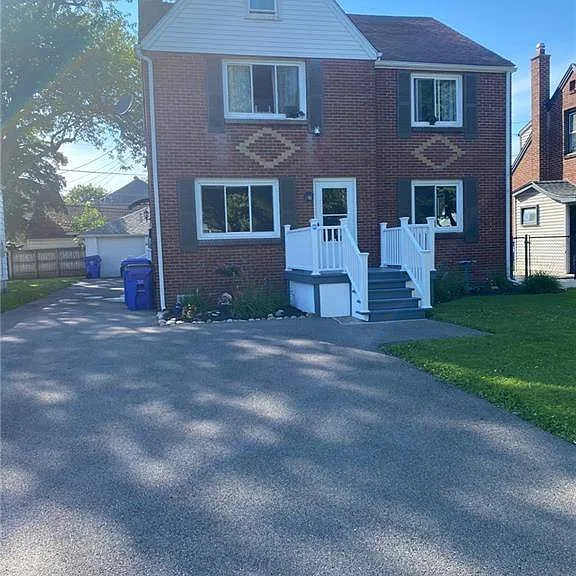 78 Kirkwood Dr — Photo 1