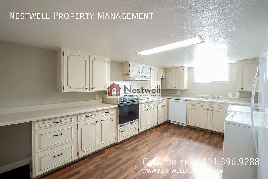 Charming Historic 2-bed Duplex In Lehi — Photo 2