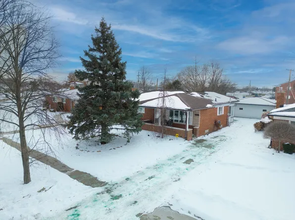 34617 Greentrees Rd, Sterling Heights, MI 48312