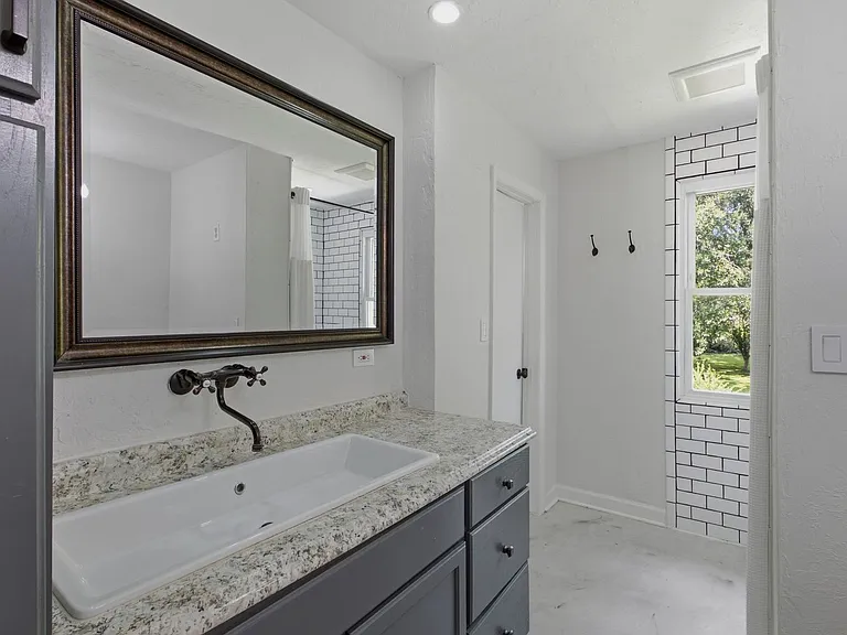 1303 General Macarthur Dr — Photo 20