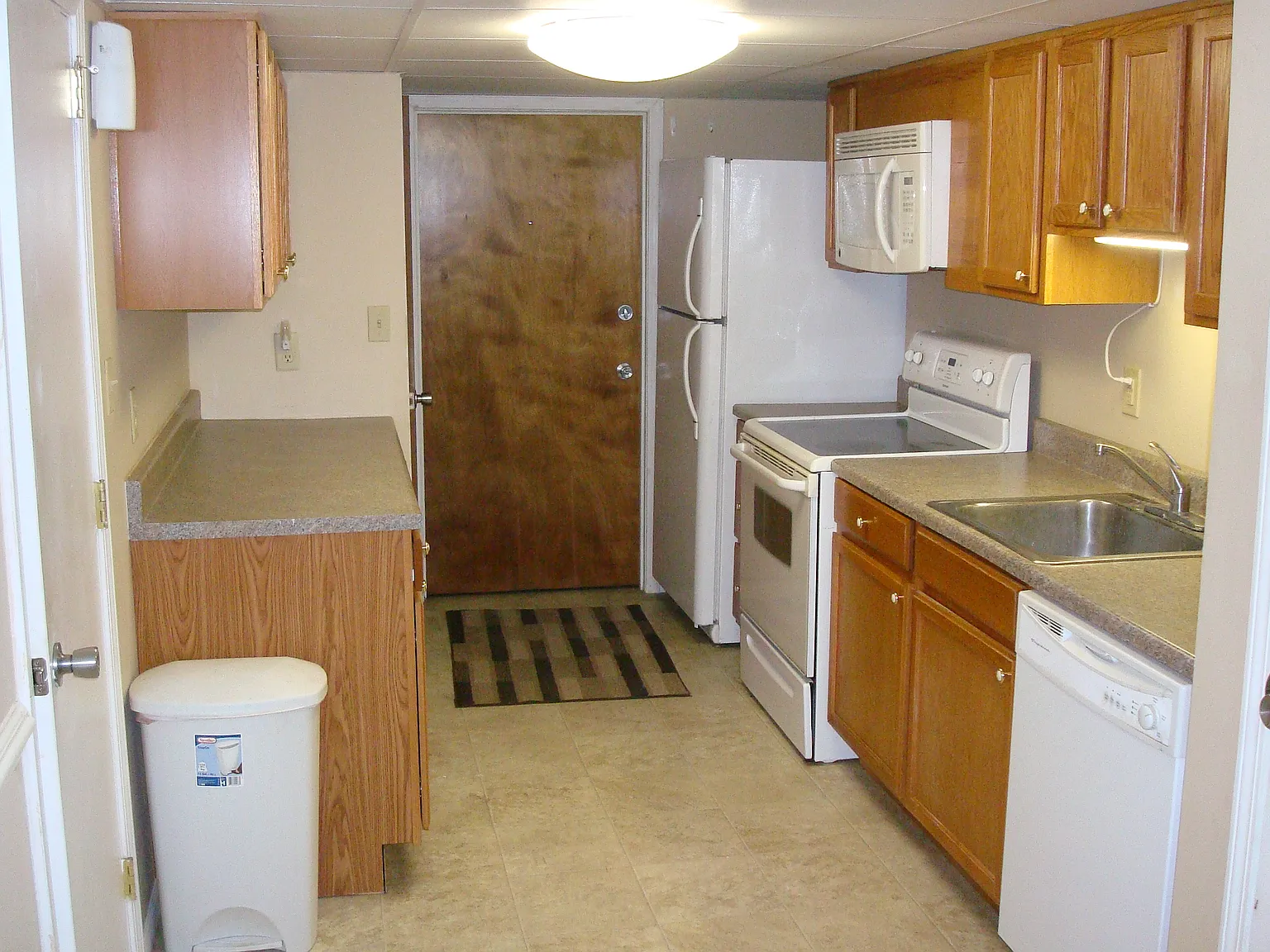 2 bed, 1050 sqft, $1,050 — Photo 2