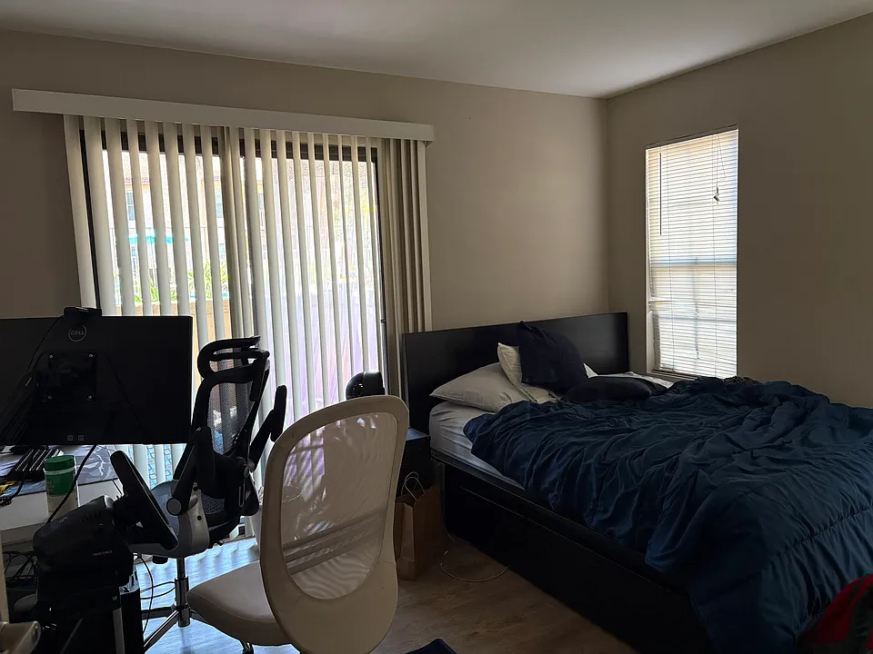 12083 Alta Carmel Ct #31