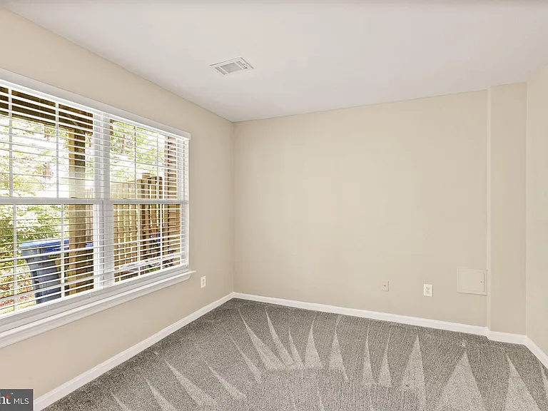 10032 Moxleys Ford Ln — Photo 36