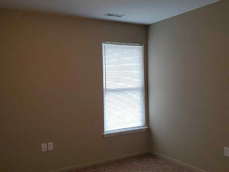 905 W Market St #B — Photo 8