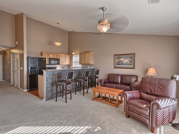 2nd image of 725 Tower Grove Dr