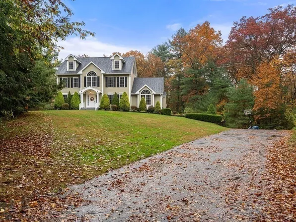 11 Cherrywood Dr, Dracut, MA 01826