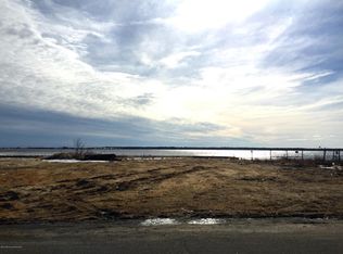 31 Bay Shore Dr, Toms River, NJ 08753