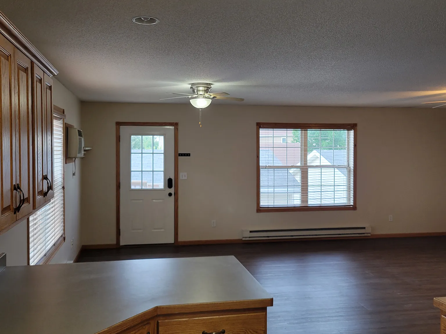 3 bed, 1344 sqft, $1,850 — Photo 3