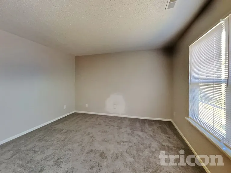 7114 Mars Dr — Photo 9