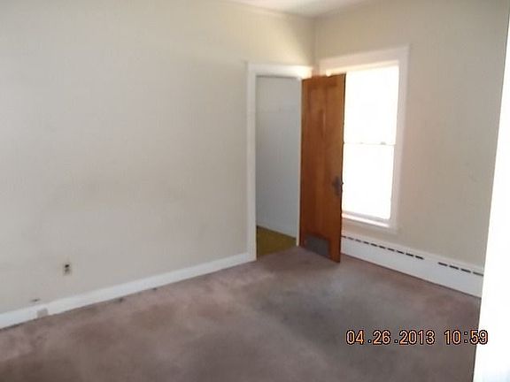 4th image of 5330 W Hutchinson St