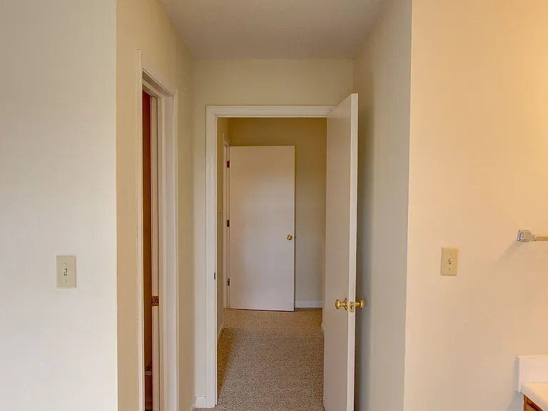 988 Clarizz Blvd S — Photo 26