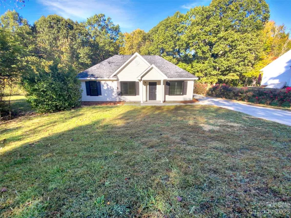 2839 Bobwhite Cir, Wingate, NC 28174