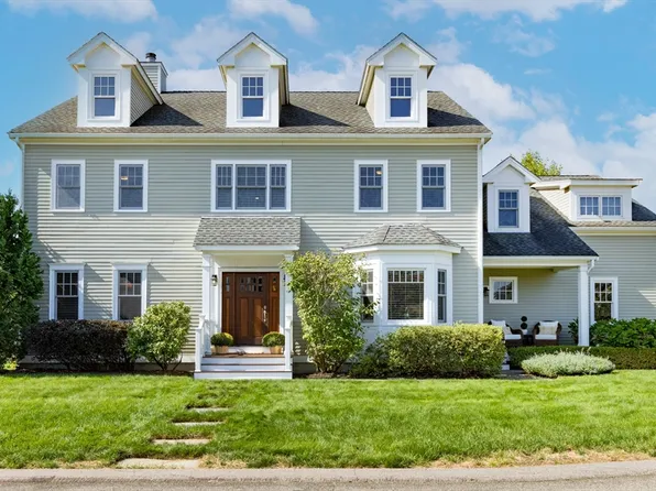 4 Penny Ln, Beverly, MA 01915