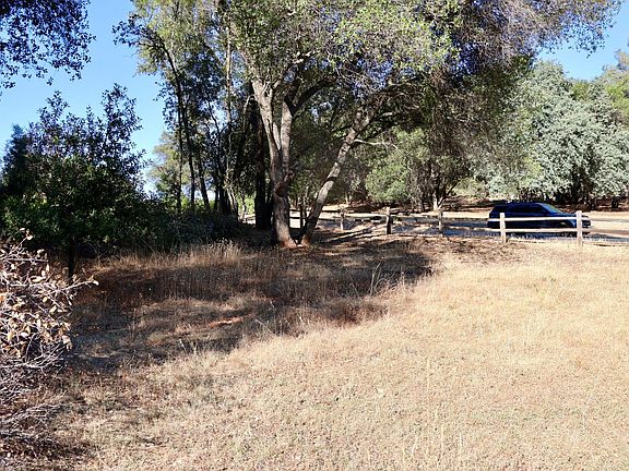 3rd image of 285 Smith Flat Rd