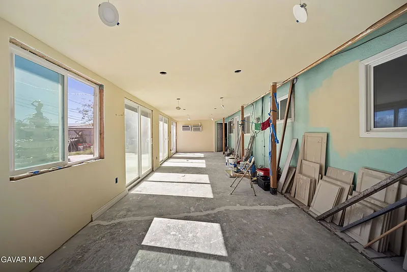 Thumbnail 15