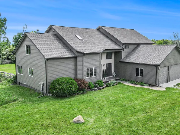 2760 Trillium Ln, Ann Arbor, MI 48103