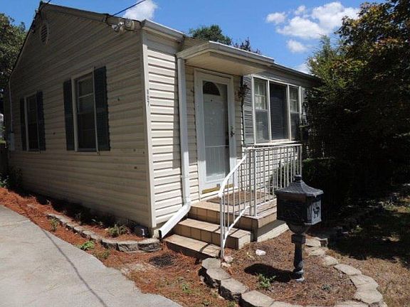 2nd image of 807 Yardley Dr