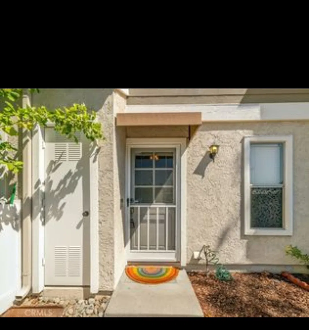 2 bed, 957 sqft, $3,200 — Photo 2