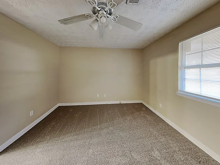 97 Royce Dr — Photo 7