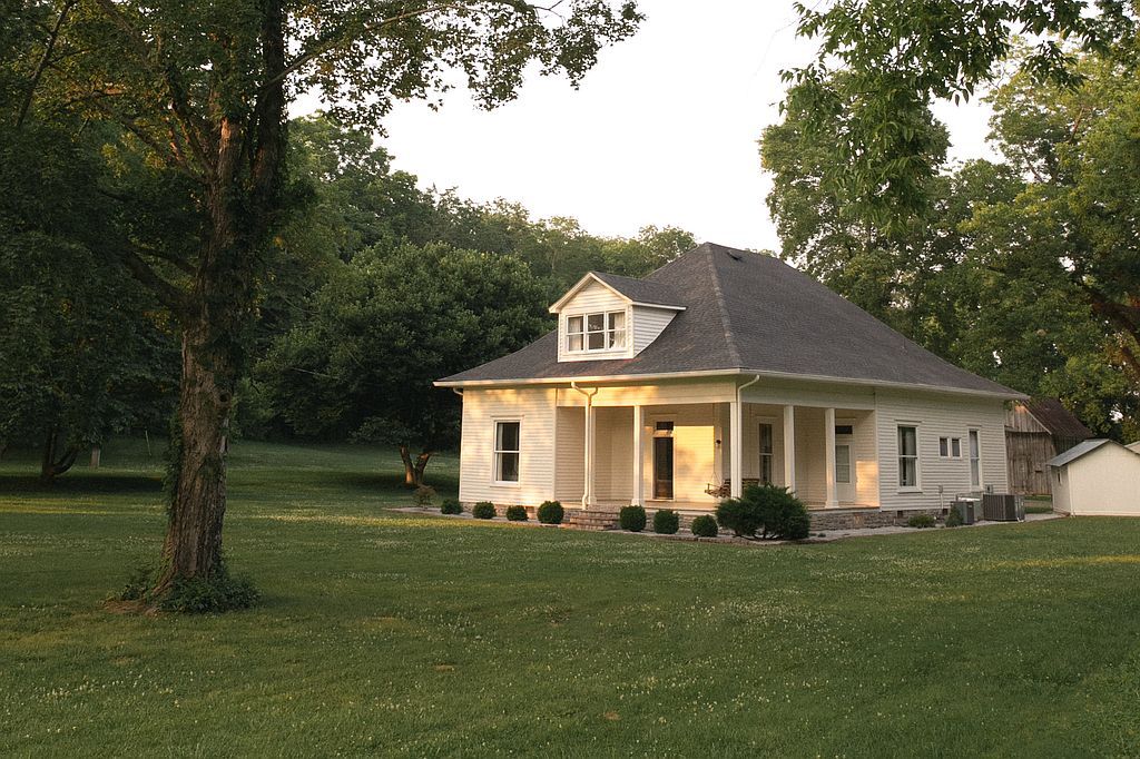 3118 Williamsport Pike - Property Image