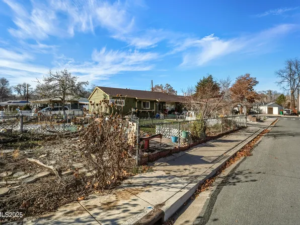 2021 1st St, Sparks, NV 89431