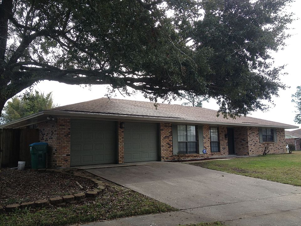 1st image of 703 Briarwood Dr