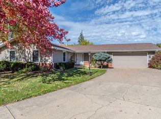 3211 Indianwood Ln, Joliet, IL 60431
