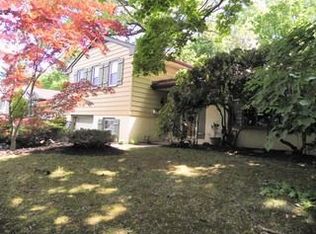 8213 Aspen Way, Elkins Park, PA 19027
