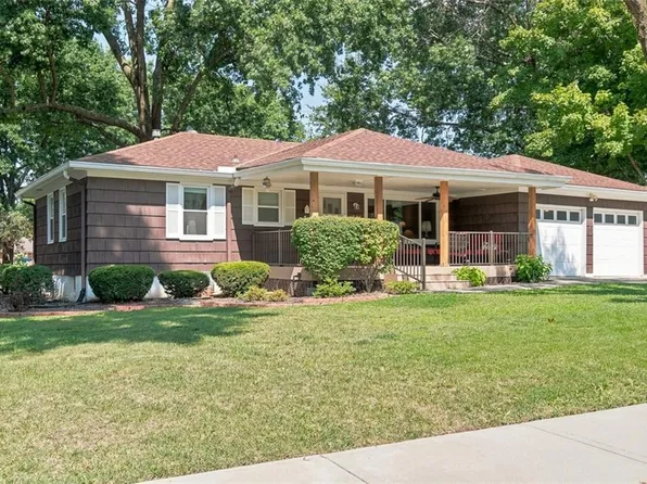 805 S Brentwood St, Olathe, KS 66061