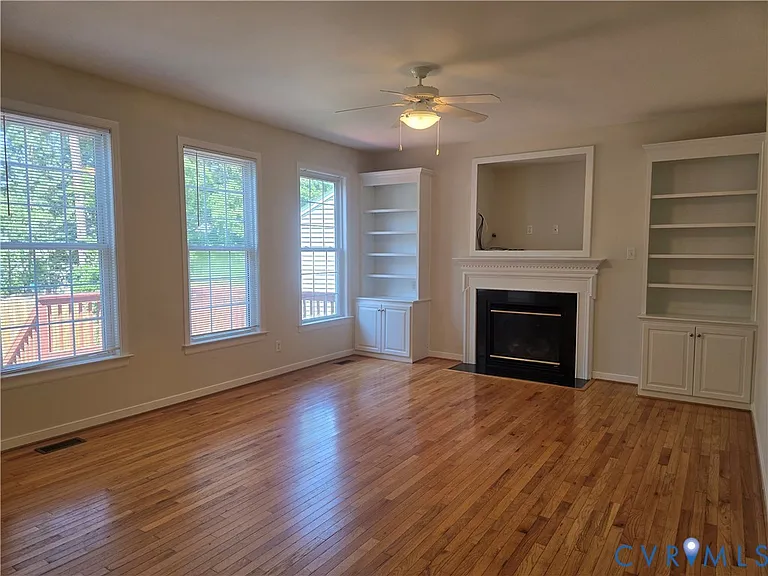 9521 Pine Trails Ct — Photo 11