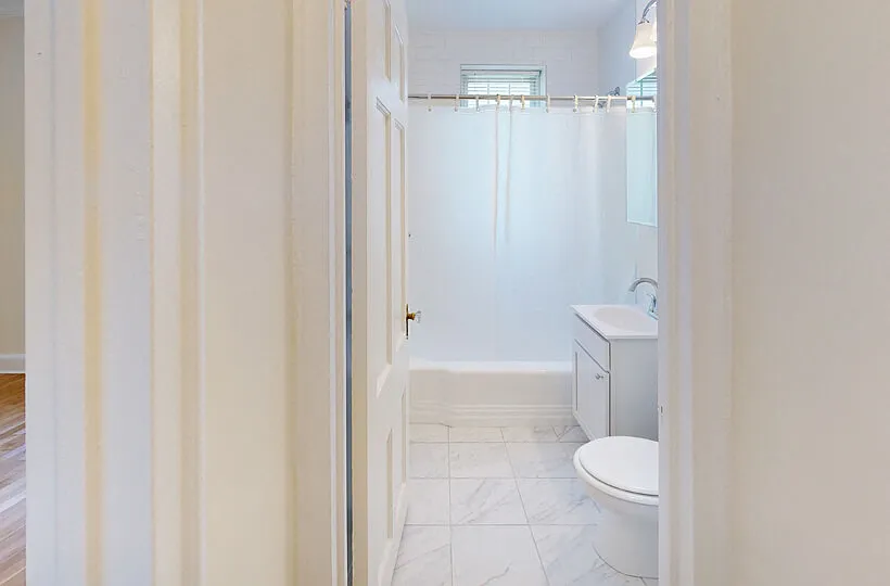 Kilsyth Hall Apartments - Bathroom