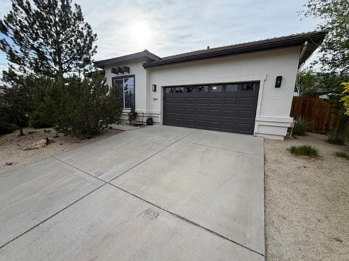 7365 Hunter Glen Dr Photo 1