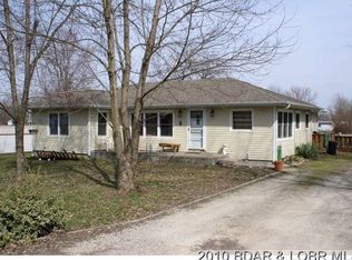 1006 S Carpenter St, Eldon, MO 65026