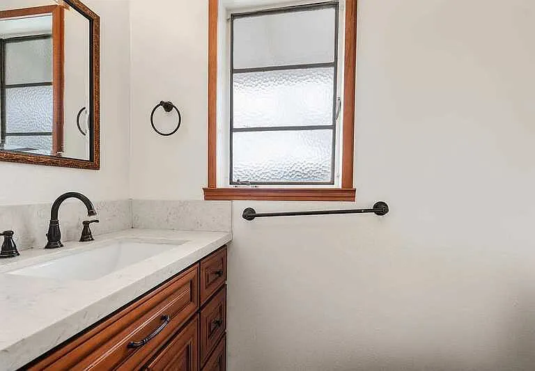 590 N Cambridge St — Photo 10