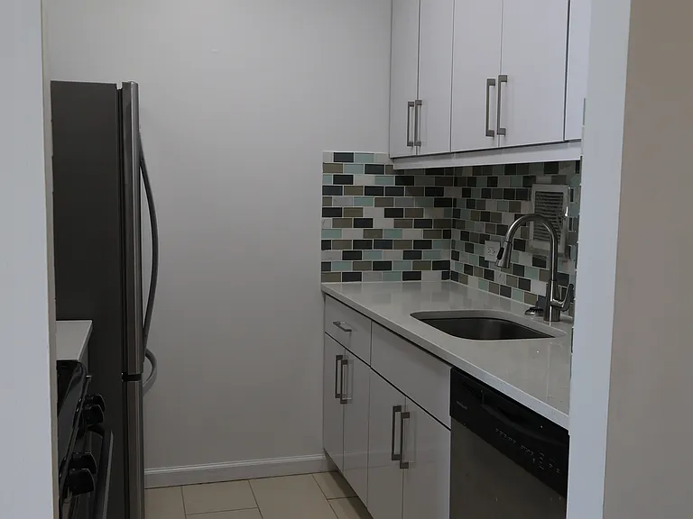 62-54 97th Pl #8A — Photo 24