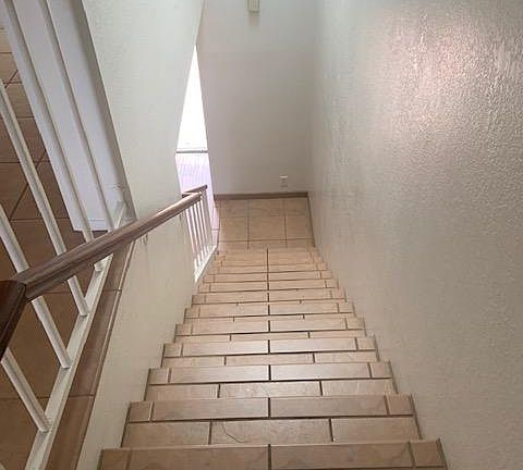 5th image of 2080 Cliff Dr