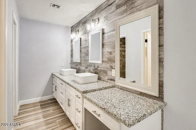 14018 N 44th Dr — Photo 15