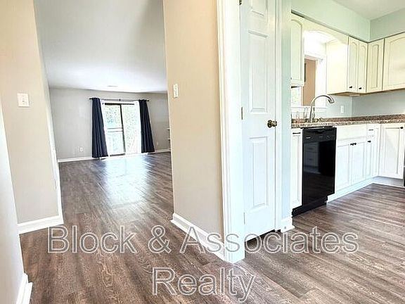 2nd image of 6400 Meadow View Dr