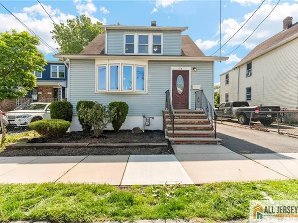 74 Charles St, Carteret, NJ 07008