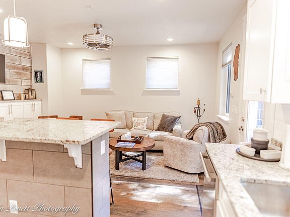 4th image of 365 Cottonwood Ct Unit 103