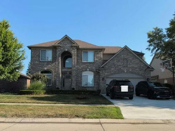 21697 Kendyl Ct, Macomb, MI 48044