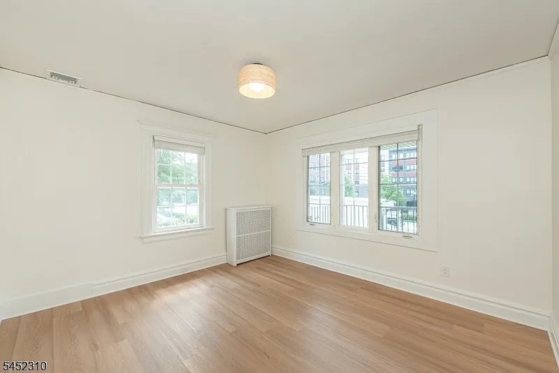 4 bed, 2.0 bath, $3,900 — Photo 4