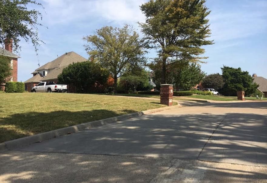 2nd image of 1520 Bay Valley Cir
